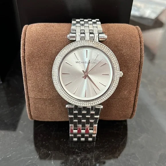 Authentic Silver Michael Kors Watch MICHAEL KORS Bryn 40MM SS Crystal Silver Dial Women main image 4